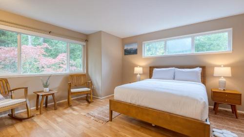 Clinton House | Stylish Forest Getaway on Whidbey Island Near Beaches Wineries Trails Cedarview Retreat by AvantStay