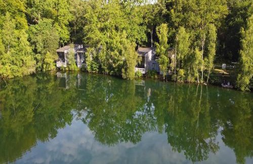 Maubray House | Stylish Forest Mansion Stay
