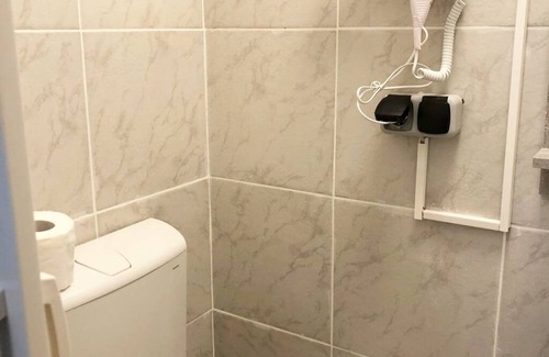 Favoriten Apartment | Stylish Hauptbahnhof | Fast WiFi & Netflix Access