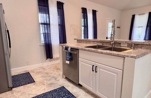 Rocky Mount House | Stylish Hidden Gem|King Bed & Hot Tub!