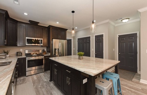 Hampton House | Stylish Home in Phoebus - 5 min to Buckroe Beach