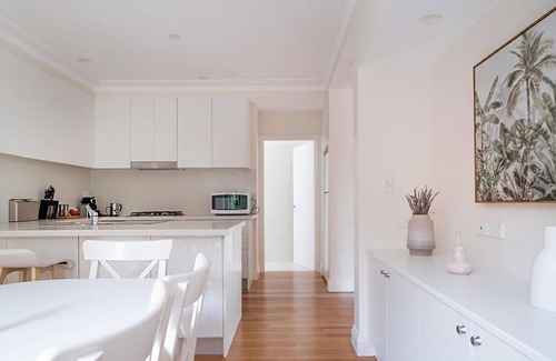 Newtown Apartment | Stylish Home in the heart of Newtown