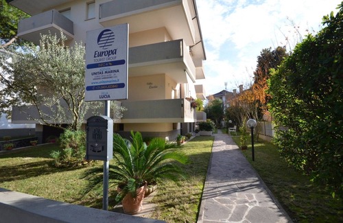 Lignano Sabbiadoro Apartment | Stylish Lagoon-Side Studio Retreat in Lignano
