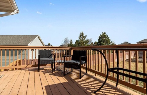 Summerset Apartment | Stylish - LG Fenced Backyard and Playground