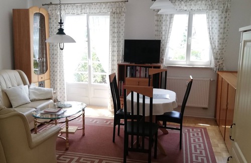 Andreasvorstadt Condo | Stylish living close to the old town, the university and the hospital