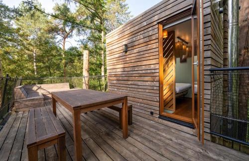 Maubray House | Stylish Loft with Sauna
