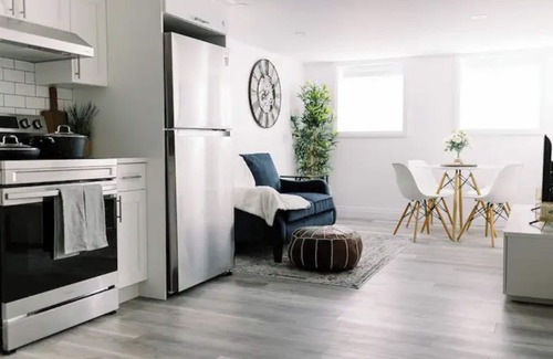 Victoria Hills House | Stylish Lower Level Haven