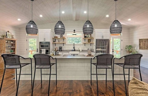 Hayesville Cottage | Stylish Mountain Escape by Chatuge Home Concierge private, firepit