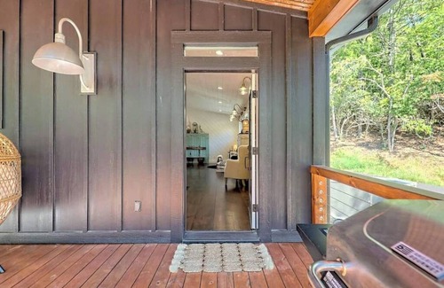 Hayesville Cottage | Stylish Mountain Escape by Chatuge Home Concierge private, firepit