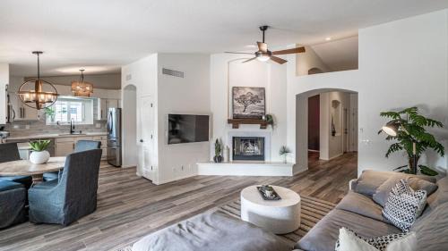Continental Foothills House | Stylish N Scottdsdale 4 bdrm With Sparkling Pool and Games Galore