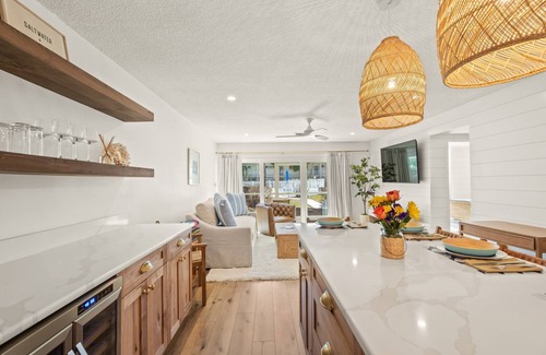 Saint Armands Key Condo | Stylish Newly Remodeled Condo, Walk to Beach & St. Armands, Heated Pool/Spa, Free Activities Daily