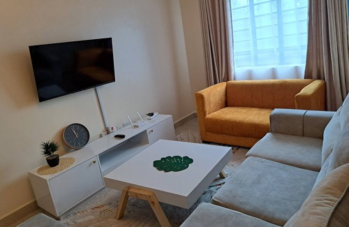 Mlolongo Apartment | Stylish One bedroom apartment. Family friendly. 7 minutes to airport and SGR!