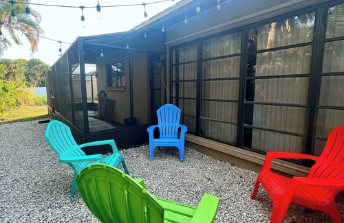 Lochmoor Waterway Estates House | Stylish Retreat: Near Beaches & Downtownnn