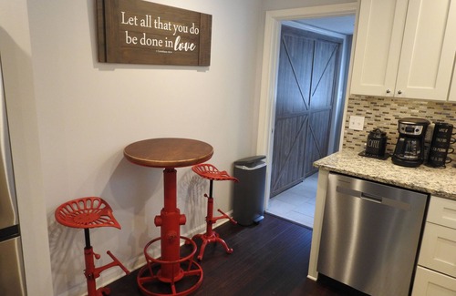 Roswell House | Stylish Retreat w/Fire Pit & Porch
