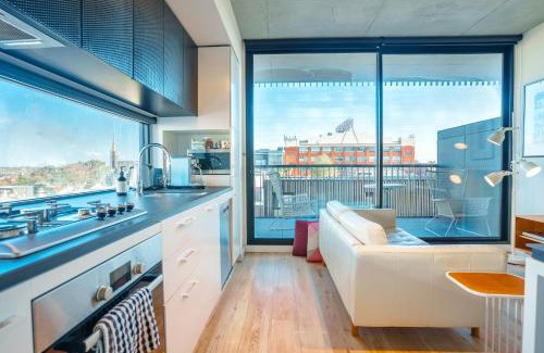 Richmond Apartment | Stylish Richmond Pad Walk to Everything