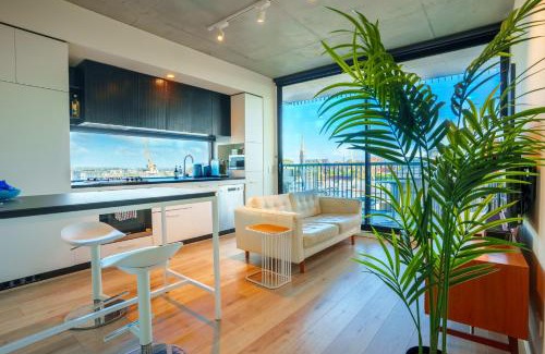 Richmond Apartment | Stylish Richmond Pad Walk to Everything