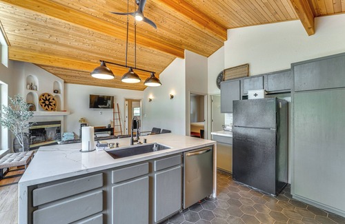Angel Fire Cabin | Stylish, Serene Angel Fire Cabin w/Hot Tub!