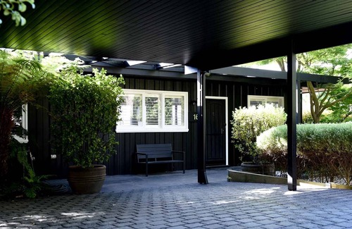 Red Hill South House | Stylish & Serene Escape @la.boheme.maison