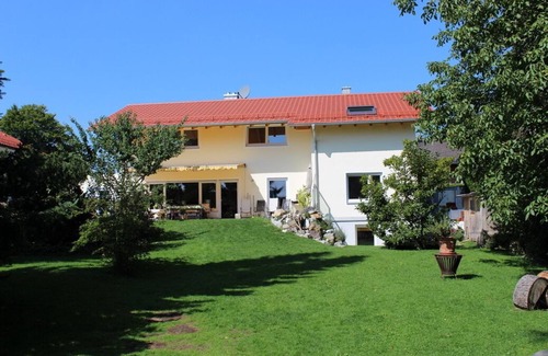 Gilching Apartment | Stylish, spacious vacation apartment in Fünfseenland