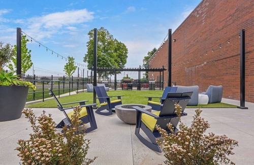 South Loop Apartment | Stylish Stay by Mall of America