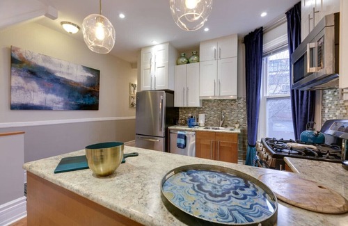 Little Italy Hotel | Stylish Stays - Glam 3BR - Parking