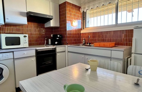Argeles Plage Apartment | Stylish Studio w/Balcony Near Beach – Sleeps 4, Pet-Friendly