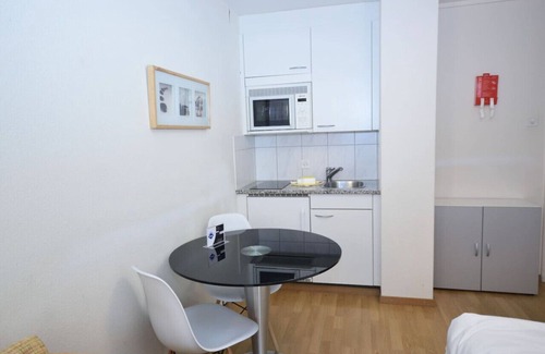 District 6 Apartment | Stylish Studio in Zurich - Crown 11