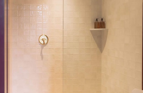 Gateway District Hotel | Stylish Superior Queen Room, Fidelity Hotel, Next to Rocket Mortgage FieldHouse