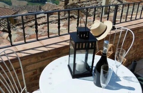 Montedinove House | Stylish Townhouse in the midst of a beautiful hill top village