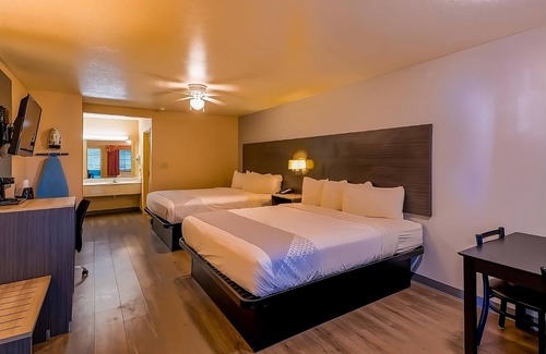 Sweet Home Hotel | Stylish Unit near Dairy Queen Yoakum with Parking and Swimming Pool Access