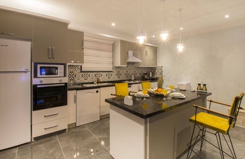 Sarıbelen House | Stylish Villa for 2 Sarbelen Village, Heated Indoor Pool, Sauna and Turkish Bath