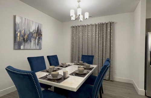 Maple Valley House | Stylish Villa: Newly built graceful house