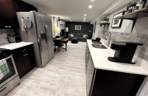 Bay Ridge Apartment | Stylish walk-in 1 bedroom apartment 20 minutes from Manhattan