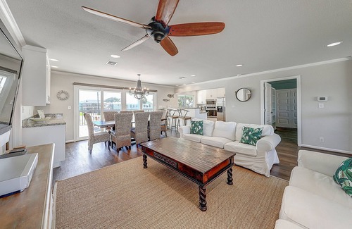 Key Allegro House | Stylishly Remodeled Home w/Canal Views & Private Deck - Near Beach