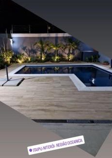Niteroi House | Suíte em casa familiar de luxo com piscina em Itaipu