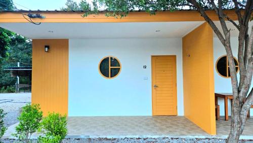 Don Sak House | Suanvadee Resort สวนวดี รีสอร์ท