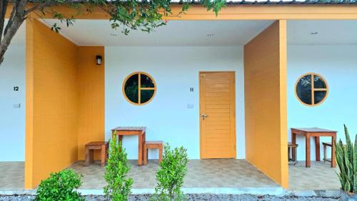 Don Sak House | Suanvadee Resort สวนวดี รีสอร์ท