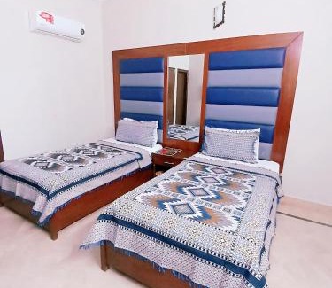 Gulshan-e-Iqbal Hotel | Subhan Palace - Near Karachi Expo Center Branch