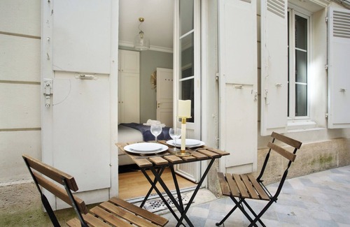 L'Europe Apartment | Sublime Studio Center of Paris/Opera