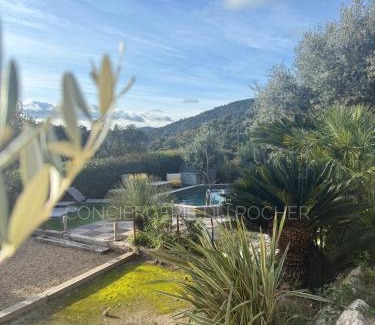 Plan-de-la-Tour Villa | Sublime villa climatisée avec piscine vue mer et collines