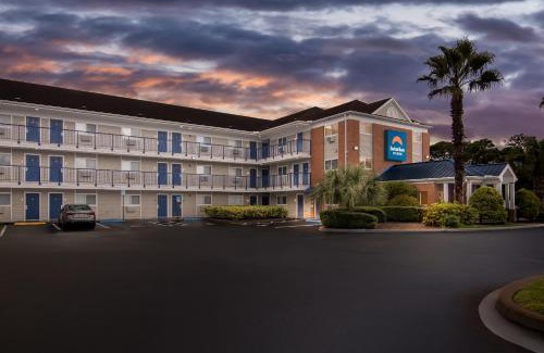 Stuart Hotel | Suburban Studios Stuart near Federal Hwy 1