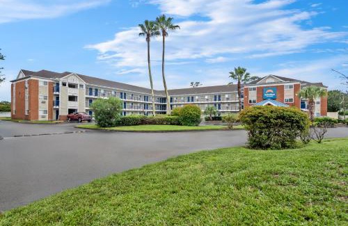 Stuart Hotel | Suburban Studios Stuart near Federal Hwy 1