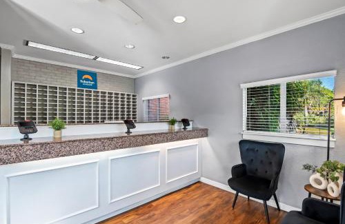 Stuart Hotel | Suburban Studios Stuart near Federal Hwy 1