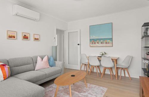 Saint Kilda South Apartment | Sugar Blush