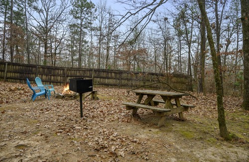 Broken Bow Cabin | Sugarberry Shack - 1 Bedroom Honeymoon Cabin Whip Poor Will Resort!