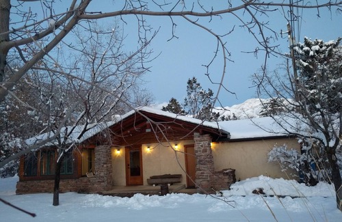 Sugar House Cottage | Sugarhouse Guest House: 400+Mbps wifi. No cleaning fee. Free Parking. Cozy!