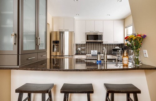 Cedar House | 🌿Sugarloaf Chalet Pet Friendly 3BDR + Loft & Hot Tub