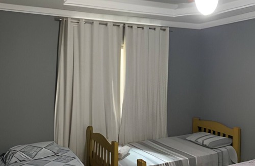 Cachoeirinha Apartment | Suite 2 · Suíte Confortável 1 Casal+2 Solteiro+1 Auxiliar II
