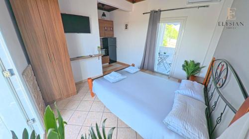 Flogita Apartment | Suite 2nd Floor & Rooftop 5