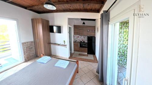 Flogita Apartment | Suite 2nd Floor & Rooftop 5